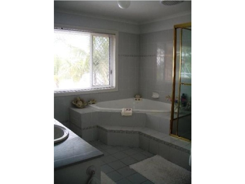 65 MASTHEAD DRIVE, Raby Bay QLD 4163