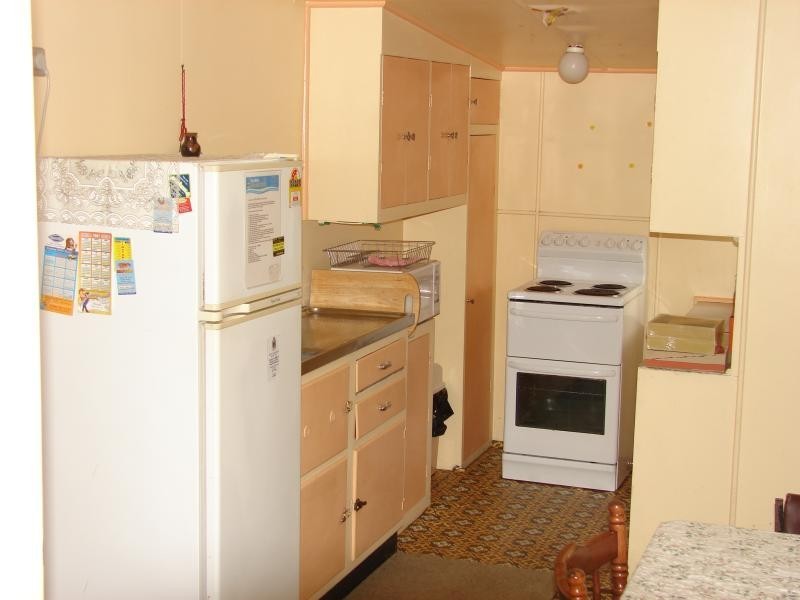 6 Miles Street, Amity Point QLD 4183