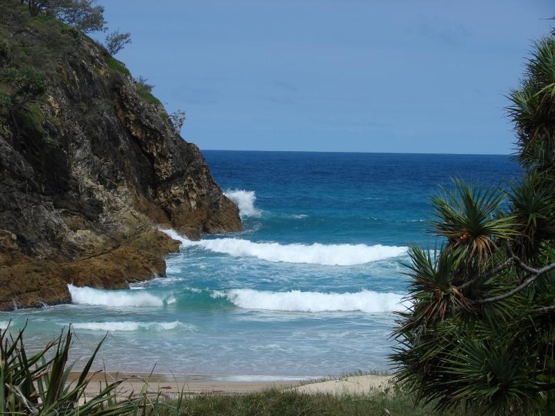 13 Claytons Road, Amity Point QLD 4183