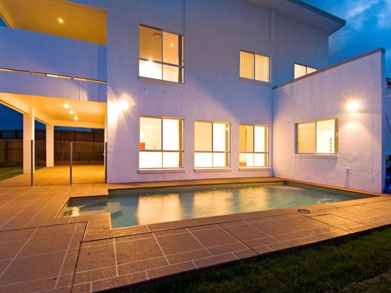 10 Seaspray Street, Thornlands QLD 4164