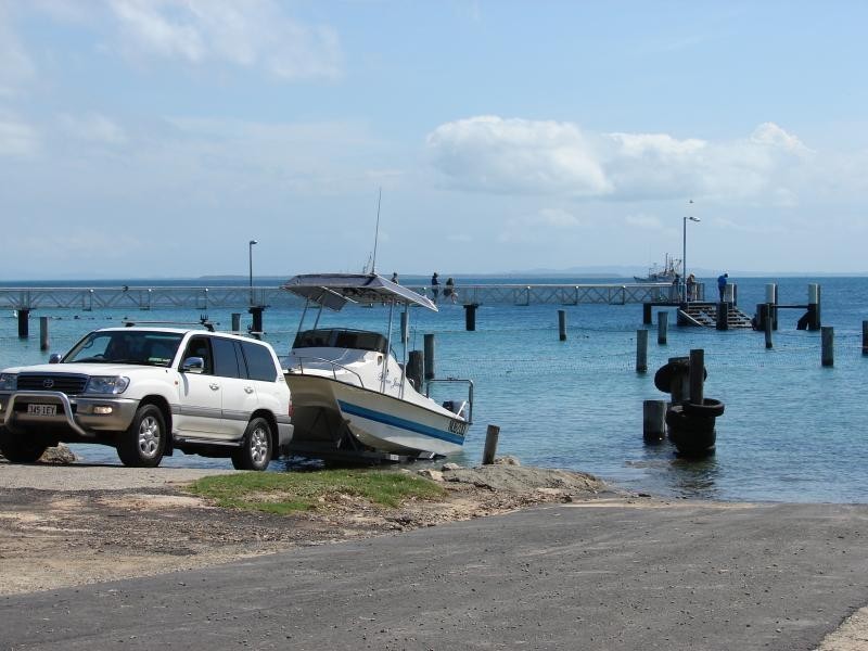 13 Claytons Road, Amity Point QLD 4183