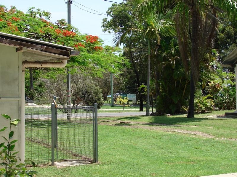 13 Claytons Road, Amity Point QLD 4183