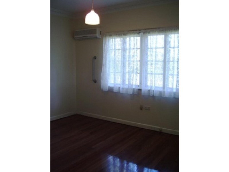 51 Hockings St, Holland Park QLD 4121