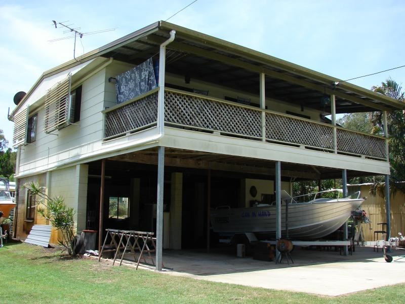 13 Claytons Road, Amity Point QLD 4183