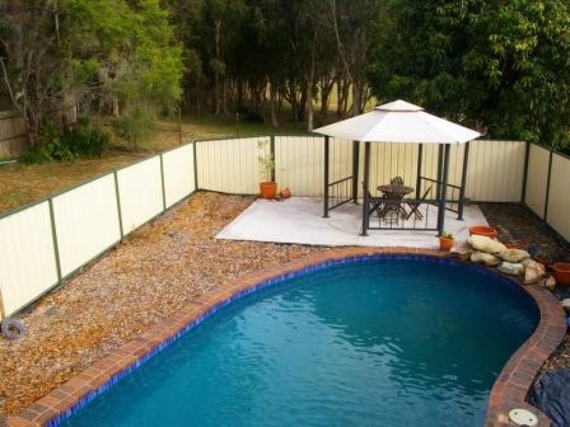 404 Nursery Road, Holland Park QLD 4121