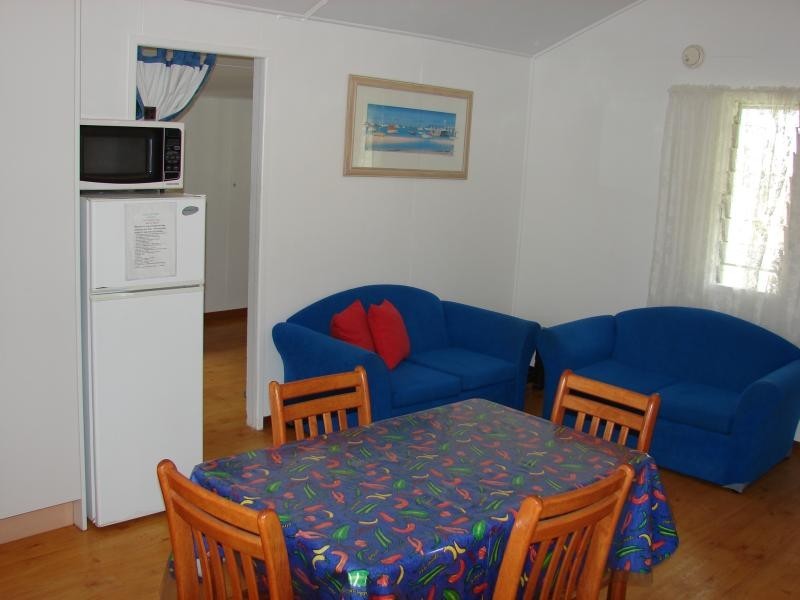 5 Ballow Street, Amity Point QLD 4183