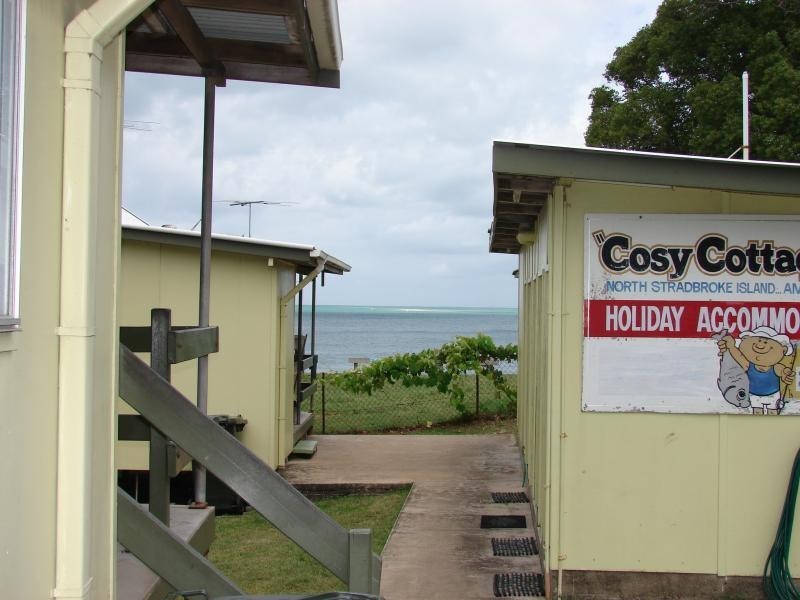 5 Ballow Street, Amity Point QLD 4183