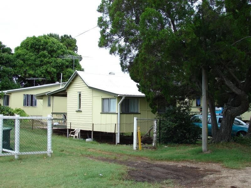 5 Ballow Street, Amity Point QLD 4183