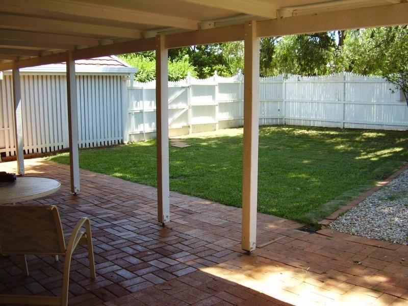 18 Boronia Street, Redland Bay QLD 4165