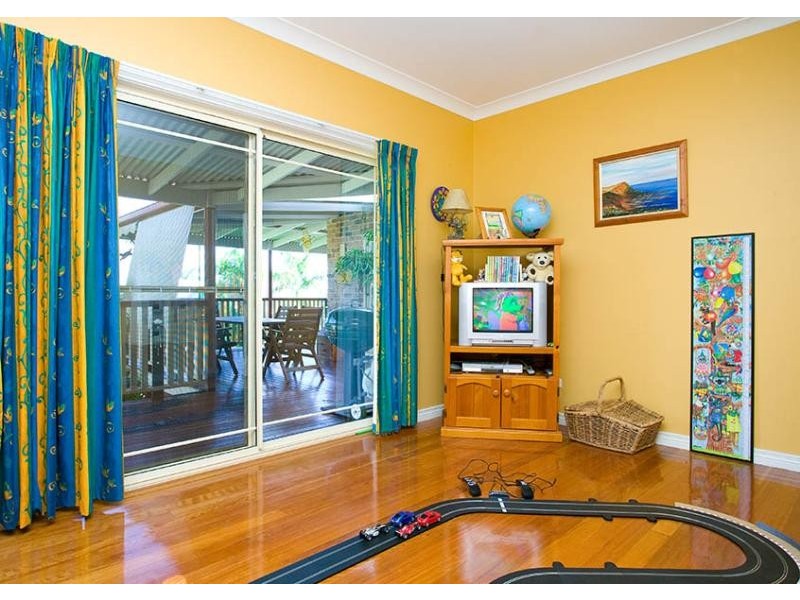 2 Kruger Street, Redland Bay QLD 4165