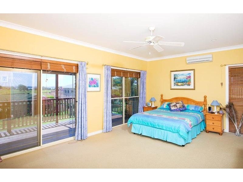 2 Kruger Street, Redland Bay QLD 4165