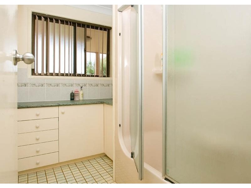 60 Salisbury Street, Redland Bay QLD 4165