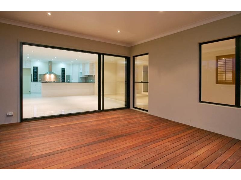 13 Torquay Road, Redland Bay QLD 4165