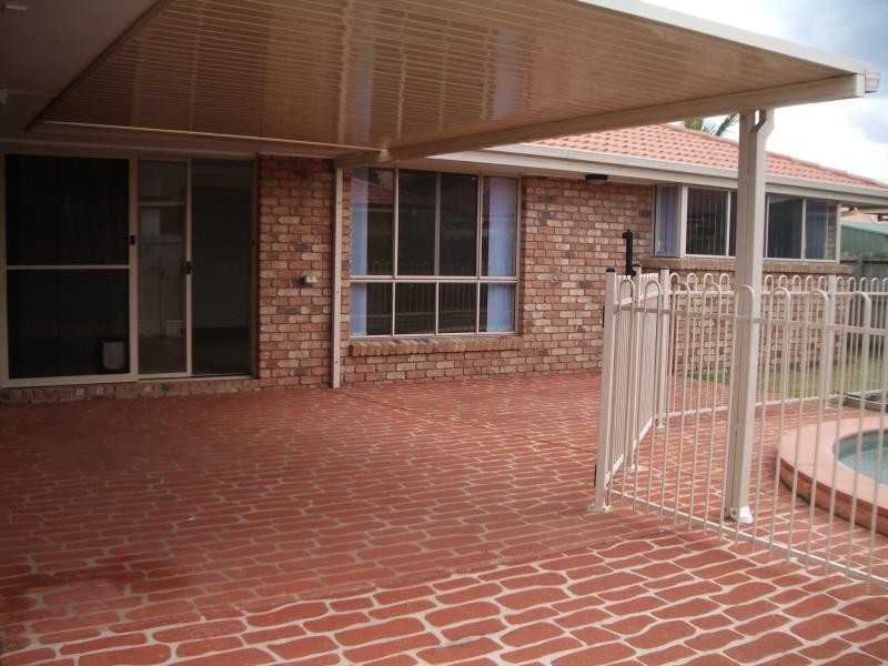 10 Lanyard Place, Redland Bay QLD 4165