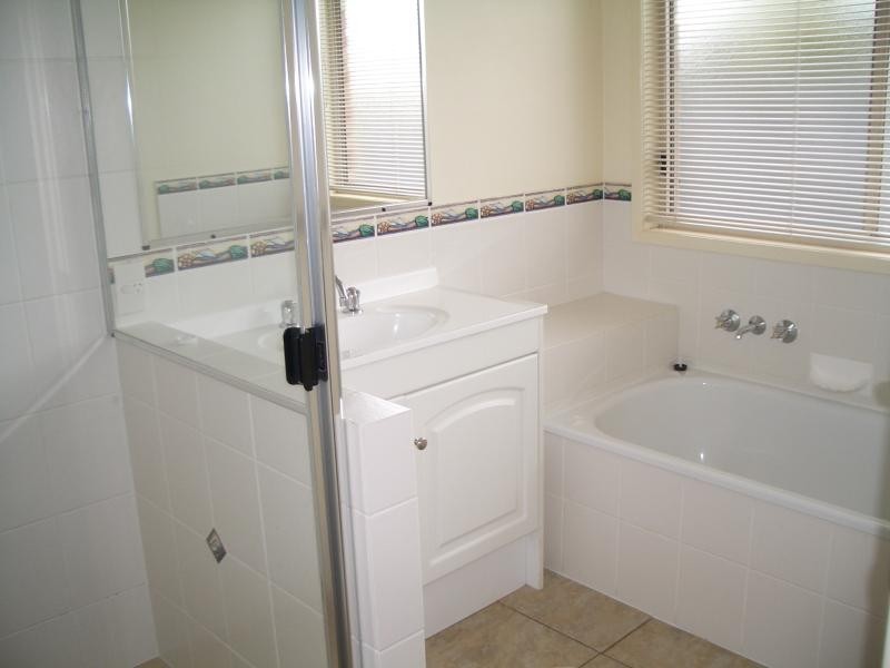 10 Lanyard Place, Redland Bay QLD 4165