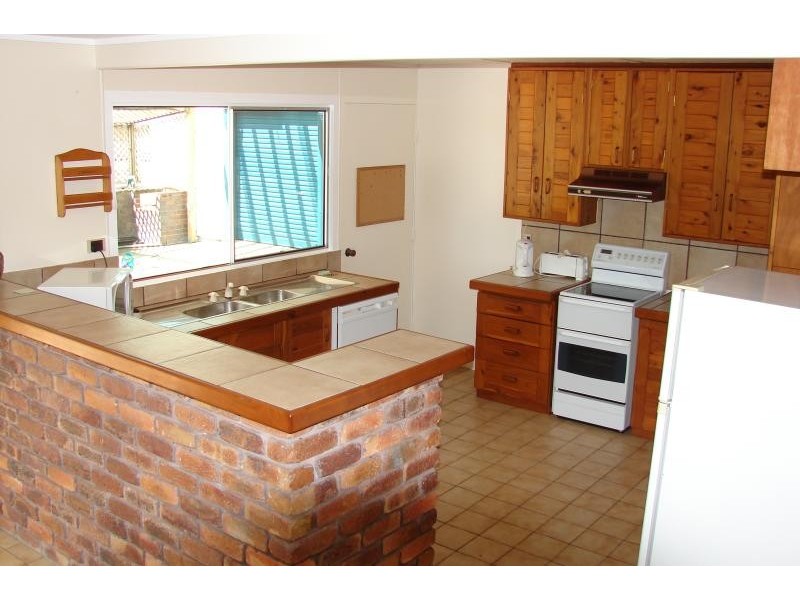 100 Sovereign Road, Amity Point QLD 4183
