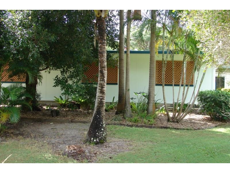 100 Sovereign Road, Amity Point QLD 4183
