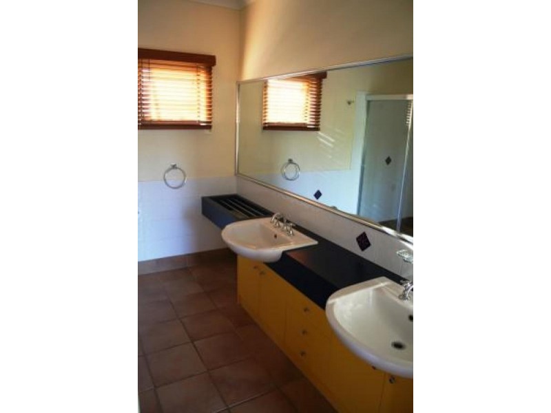 10 Pleasant Court, Cleveland QLD 4163