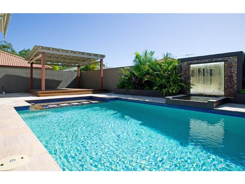 4 Carolyn Place, Redland Bay QLD 4165