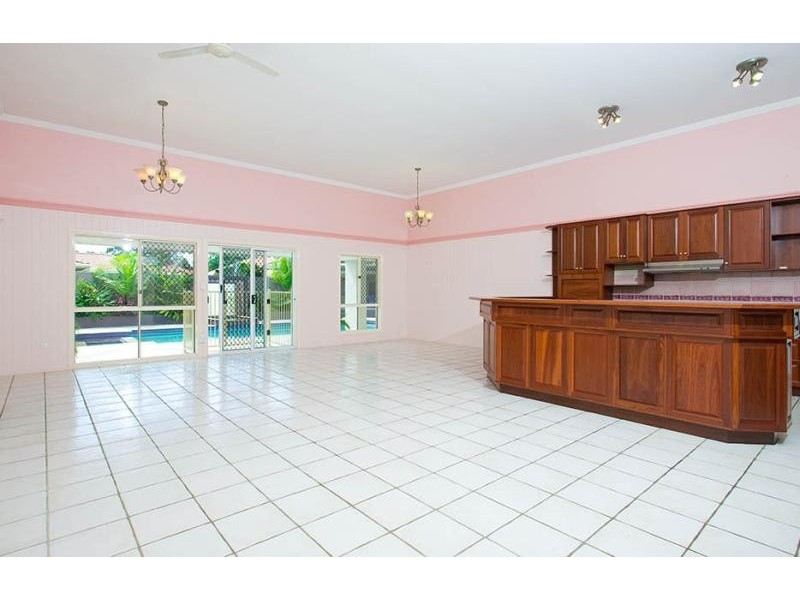 4 Carolyn Place, Redland Bay QLD 4165