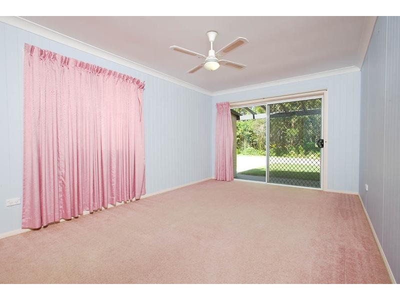 4 Carolyn Place, Redland Bay QLD 4165