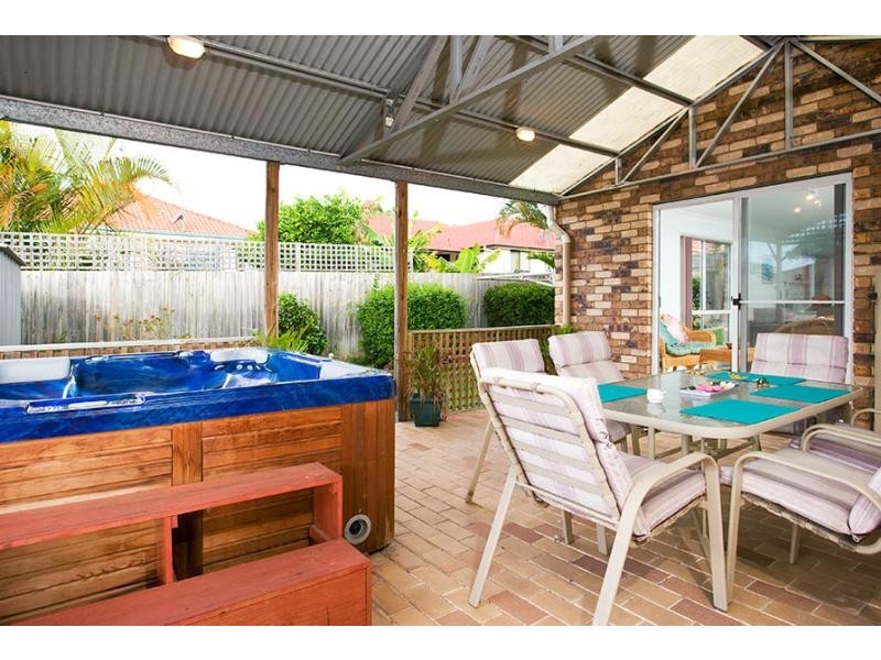 16 Walnut Court, Birkdale QLD 4159