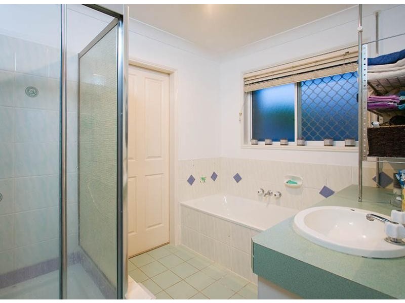 16 Babamande Street, Redland Bay QLD 4165