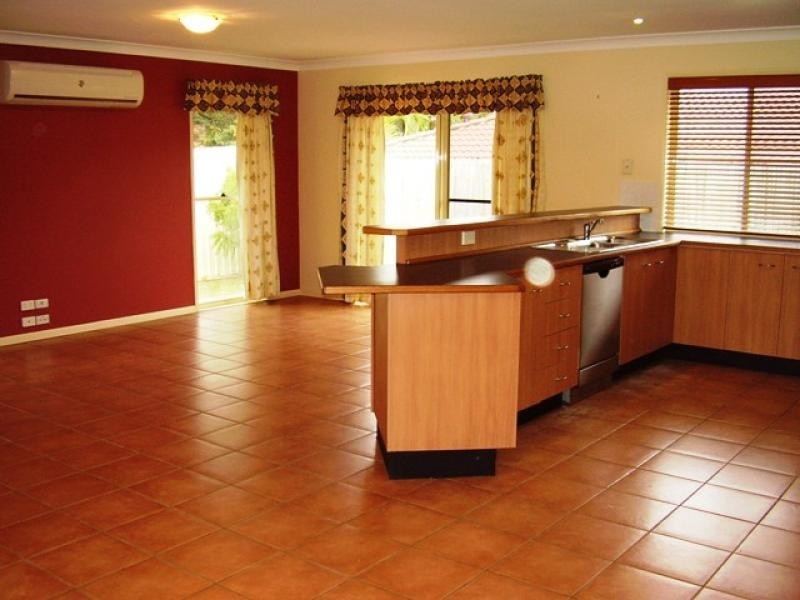 42 Prunda Cct, Wellington Point QLD 4160