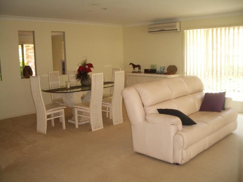 13 Tathra Court, Redland Bay QLD 4165