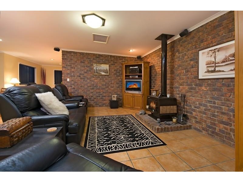 24 Lyndon Road, Capalaba QLD 4157