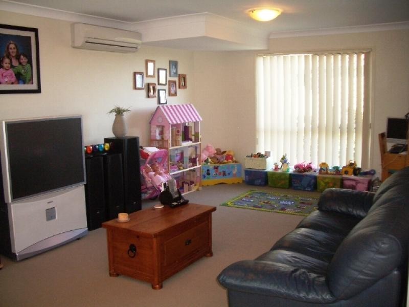 11 Brampton Cl, Redland Bay QLD 4165