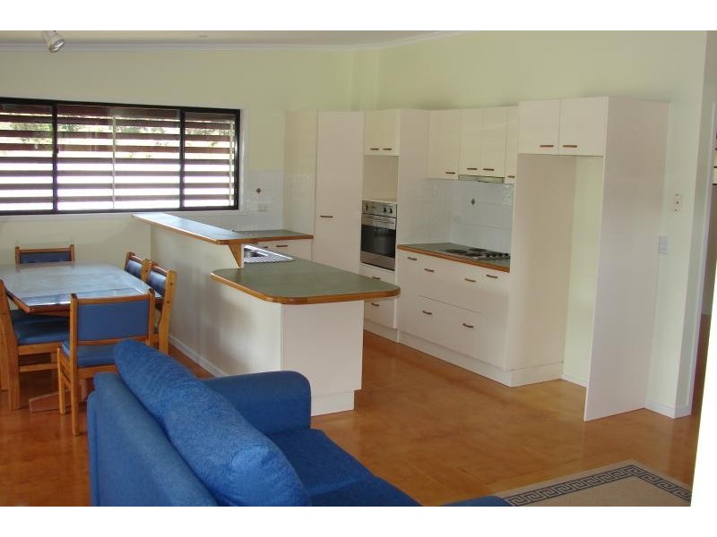 1&2/20 Birch Street, Amity Point QLD 4183