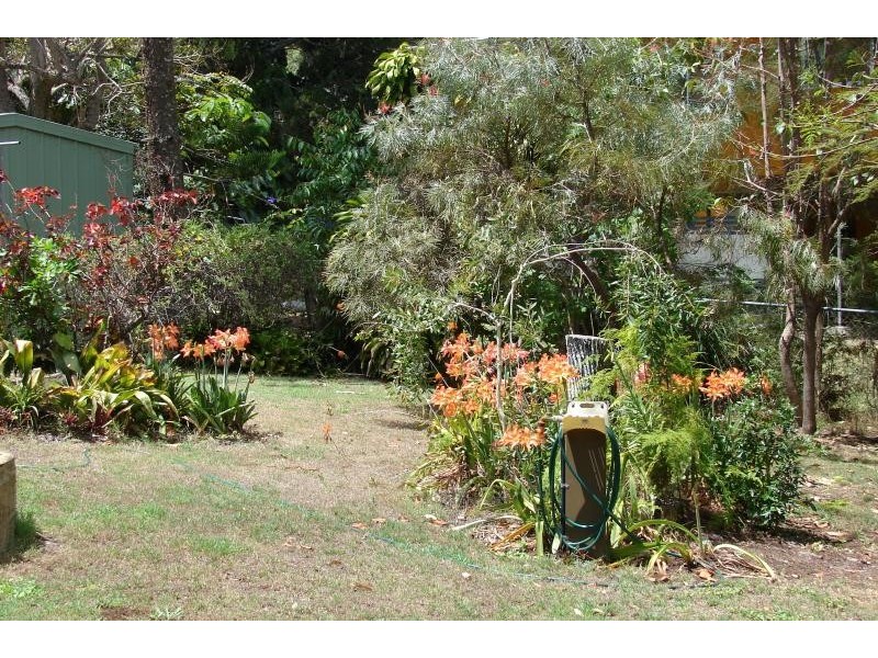 6 Millers Lane, Amity Point QLD 4183