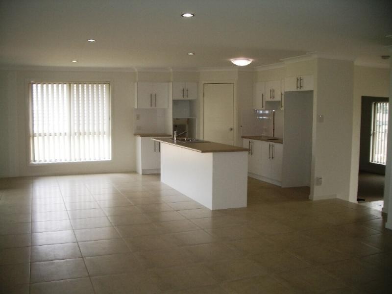 5 Magnetic Place, Redland Bay QLD 4165