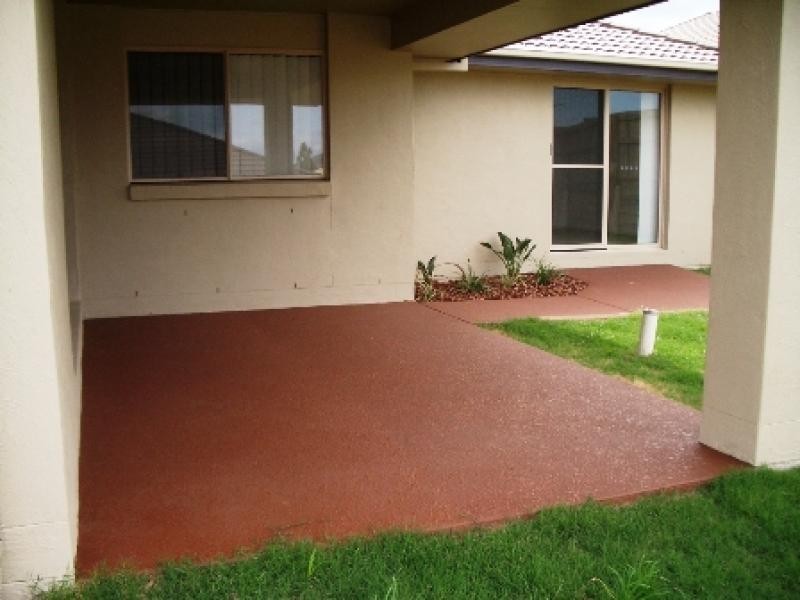 5 Magnetic Place, Redland Bay QLD 4165