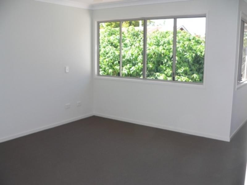 37 Little Shore Street, Cleveland QLD 4163