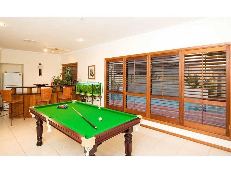 82 Penzance Dr, Redland Bay QLD 4165