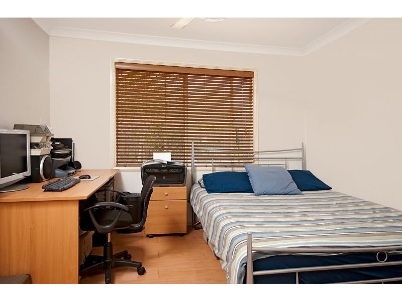 21 Neville Cl, Redland Bay QLD 4165