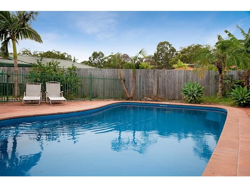 21 Neville Cl, Redland Bay QLD 4165