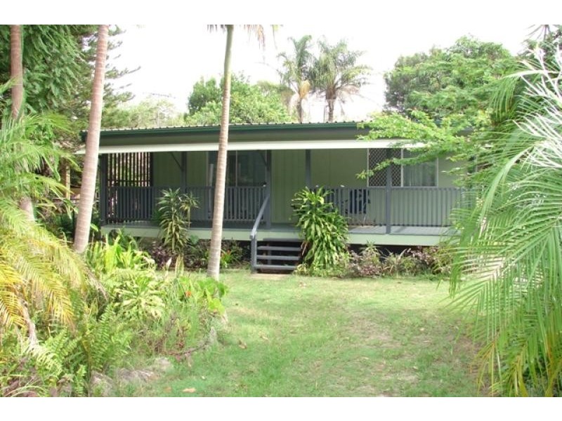 16 Kawana Street, Amity Point QLD 4183