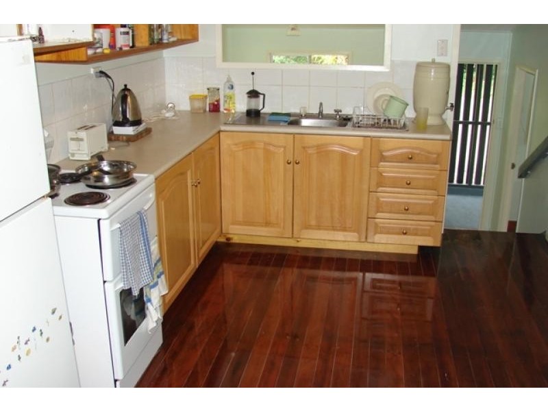 16 Kawana Street, Amity Point QLD 4183