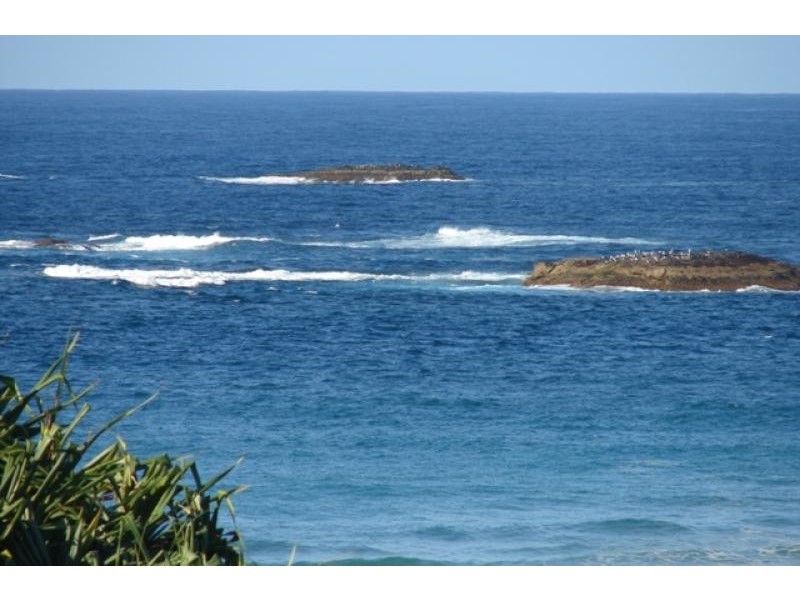 104 Mooloomba Road, Point Lookout QLD 4183