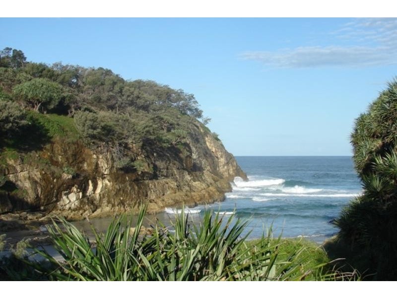 104 Mooloomba Road, Point Lookout QLD 4183