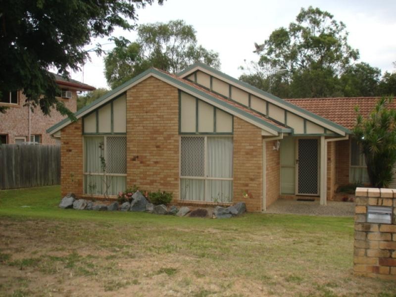 11 Avondale Crescent, Parkinson QLD 4115