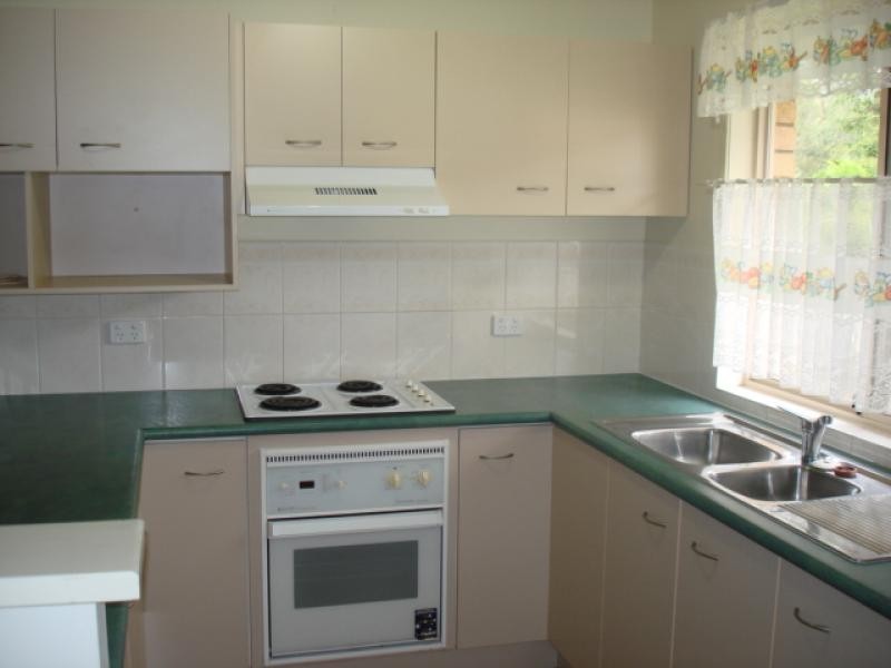 11 Avondale Crescent, Parkinson QLD 4115