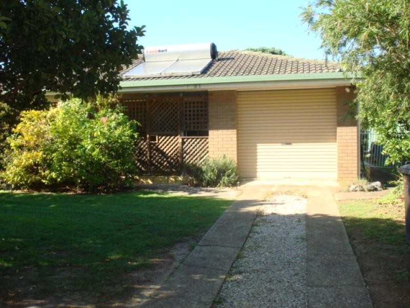 69 Thorne Rd, Birkdale QLD 4159