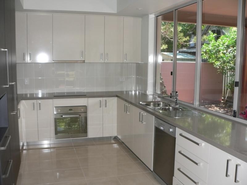 37 Little Shore Street, Cleveland QLD 4163