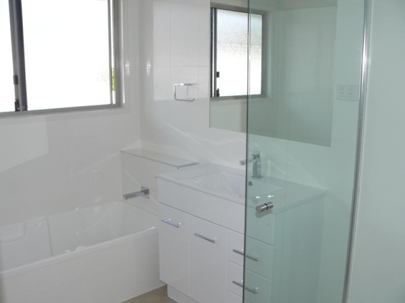 37 Little Shore Street, Cleveland QLD 4163