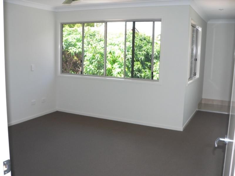 37 Little Shore Street, Cleveland QLD 4163