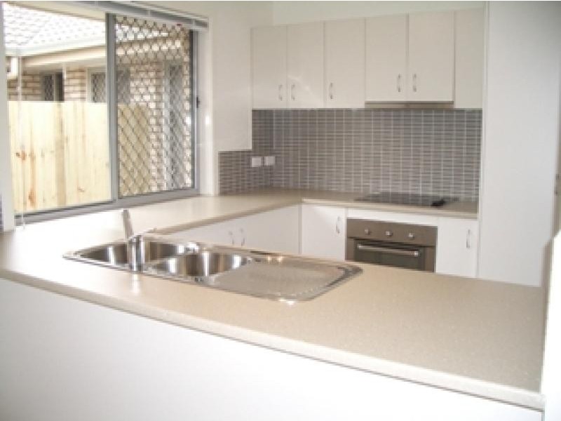 2/241 Queen Street, Cleveland QLD 4163